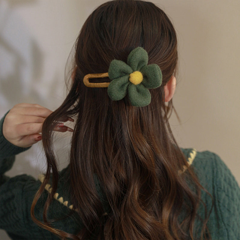 Épingles à Cheveux à Fleurs en Peluche Élégantes