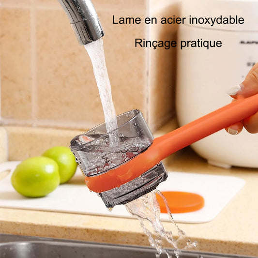 Epluche-légumes avec réservoir